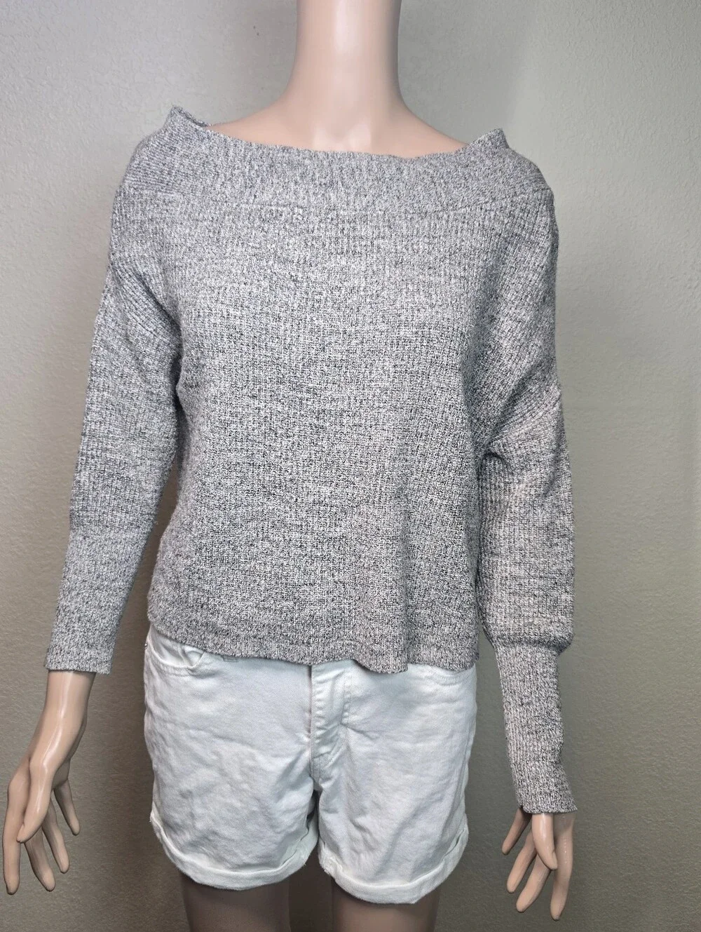 FREE PEOPLE Off-Shoulder Asymmetric Hem Pullover Sweater in Gray SZ Xs
